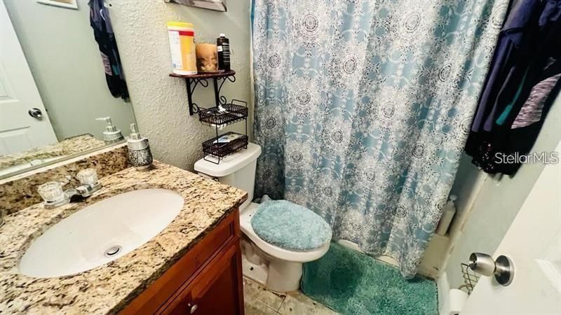 For Rent: $1,250 (2 beds, 1 baths, 950 Square Feet)