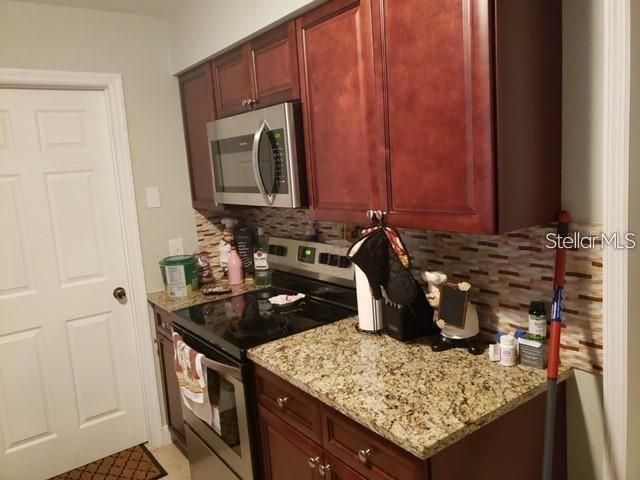 For Rent: $1,250 (2 beds, 1 baths, 950 Square Feet)