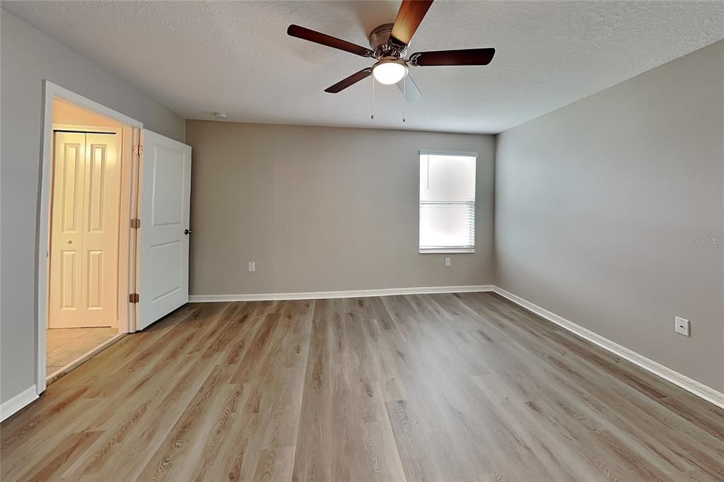 For Rent: $2,239 (4 beds, 2 baths, 1870 Square Feet)