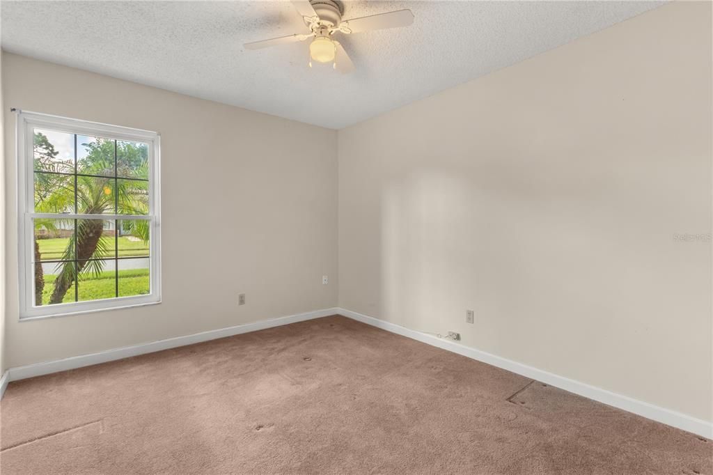 For Sale: $500,000 (4 beds, 2 baths, 2212 Square Feet)