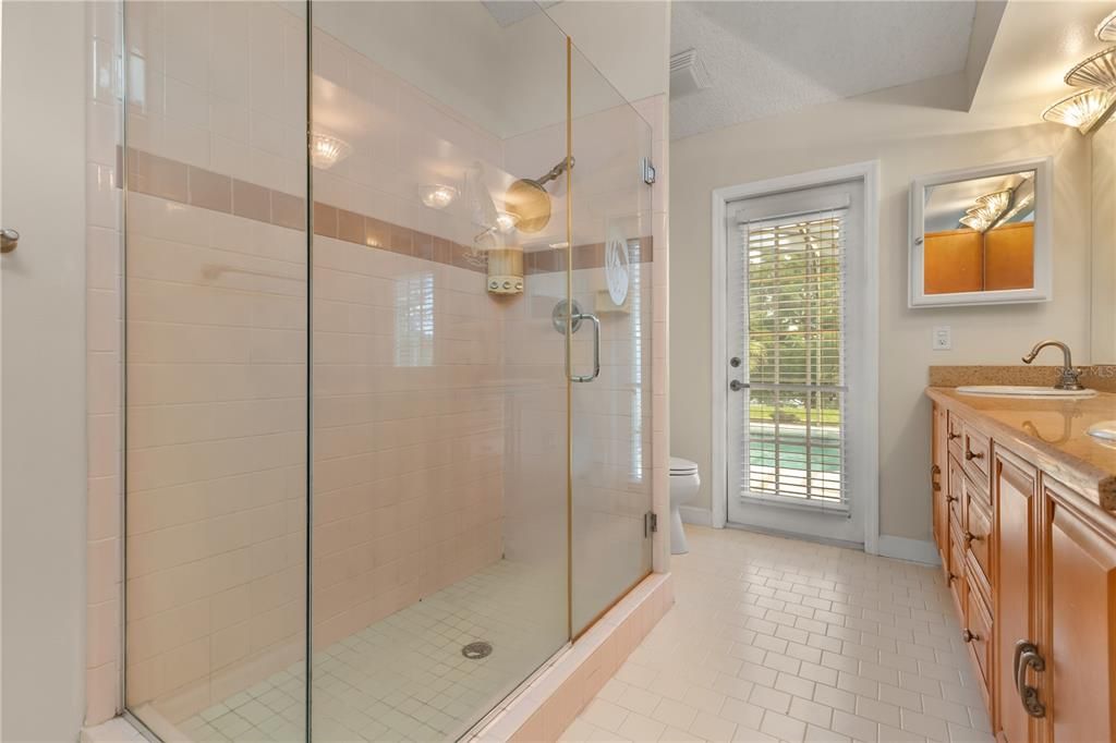 For Sale: $500,000 (4 beds, 2 baths, 2212 Square Feet)