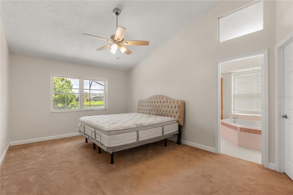 For Sale: $500,000 (4 beds, 2 baths, 2212 Square Feet)