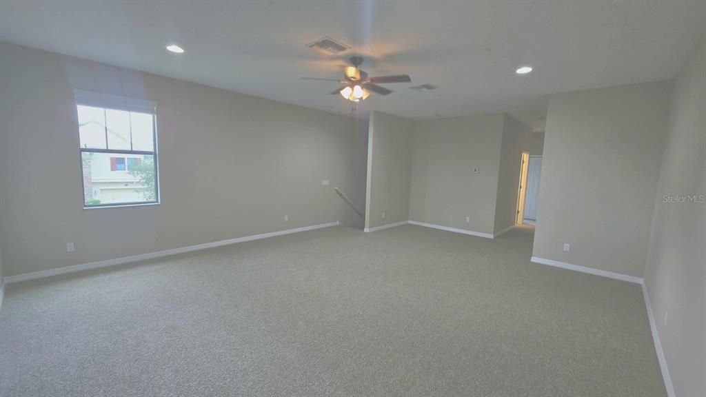 For Sale: $925,000 (6 beds, 4 baths, 4142 Square Feet)