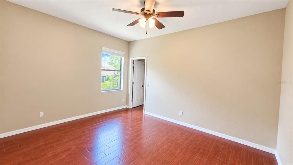 For Sale: $925,000 (6 beds, 4 baths, 4142 Square Feet)