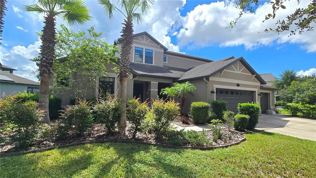 For Sale: $925,000 (6 beds, 4 baths, 4142 Square Feet)