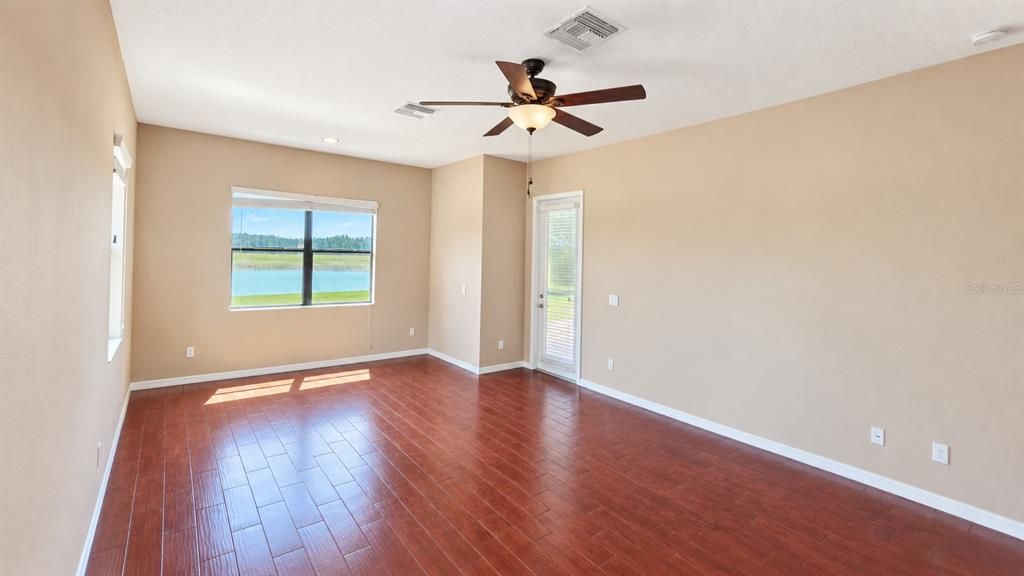 For Sale: $925,000 (6 beds, 4 baths, 4142 Square Feet)