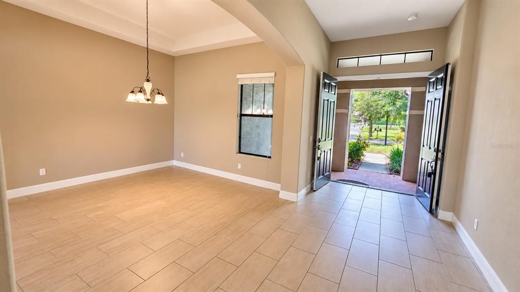 For Sale: $925,000 (6 beds, 4 baths, 4142 Square Feet)
