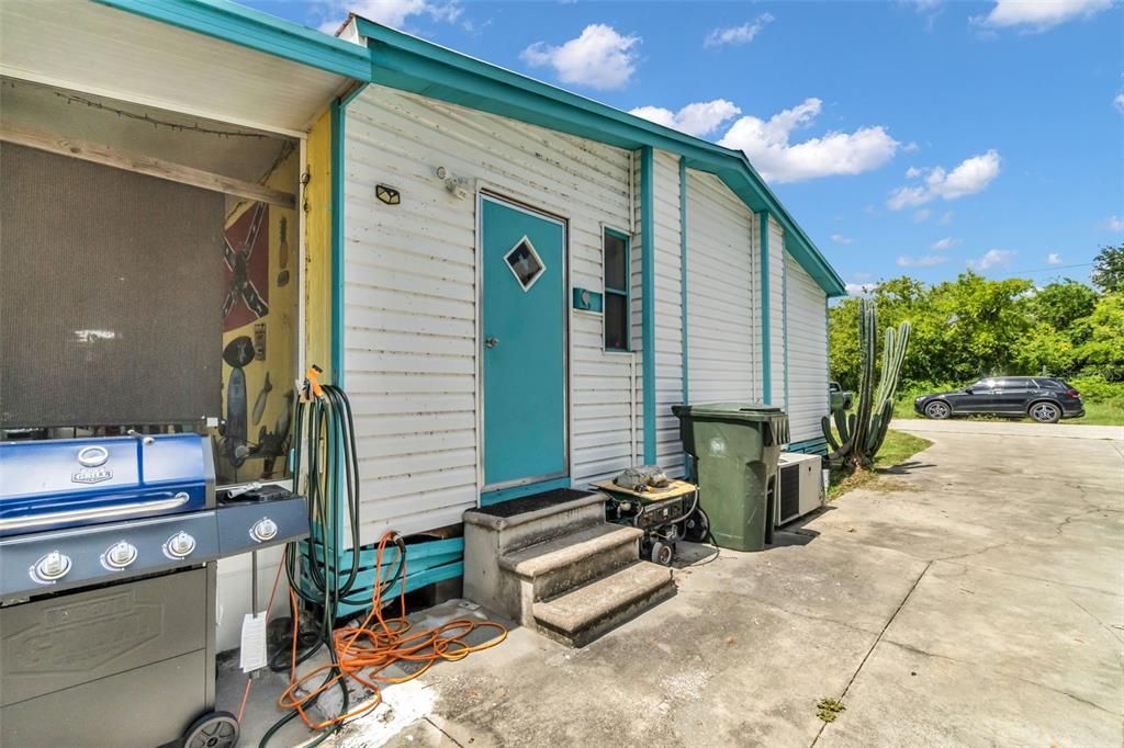 For Sale: $254,000 (3 beds, 2 baths, 1080 Square Feet)