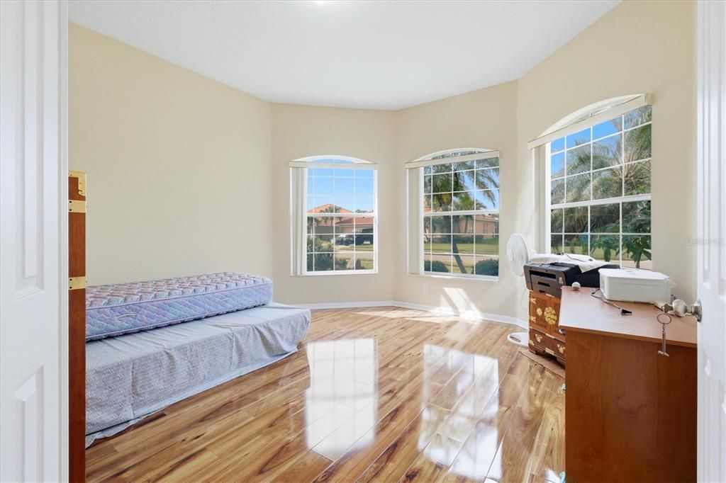 For Sale: $549,000 (4 beds, 3 baths, 2625 Square Feet)