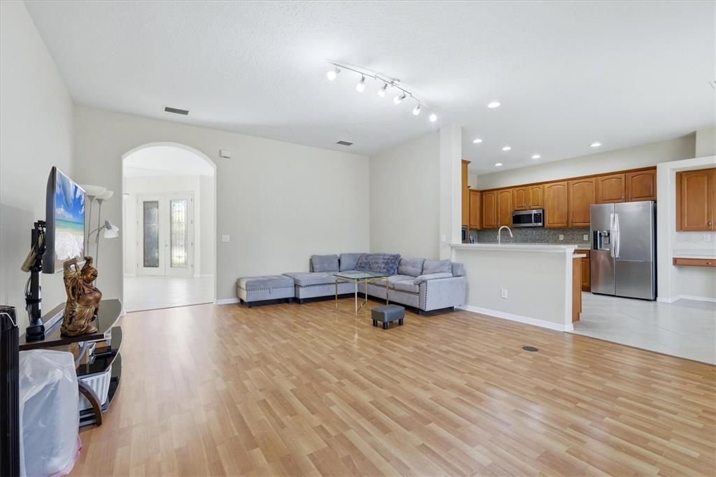 For Sale: $549,000 (4 beds, 3 baths, 2625 Square Feet)