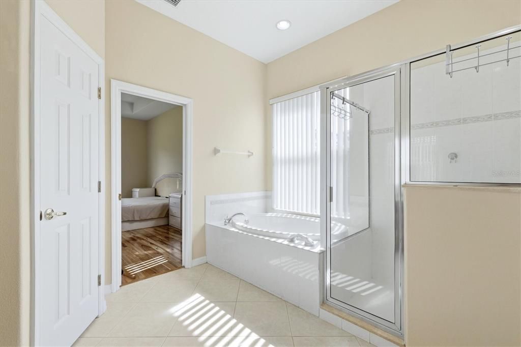 For Sale: $549,000 (4 beds, 3 baths, 2625 Square Feet)