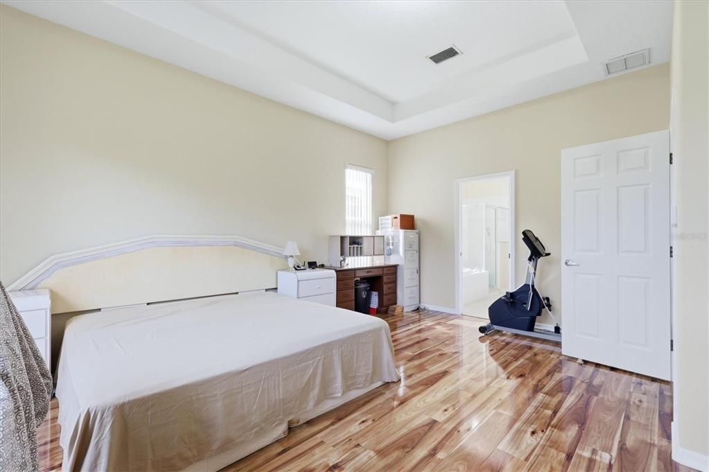 For Sale: $549,000 (4 beds, 3 baths, 2625 Square Feet)