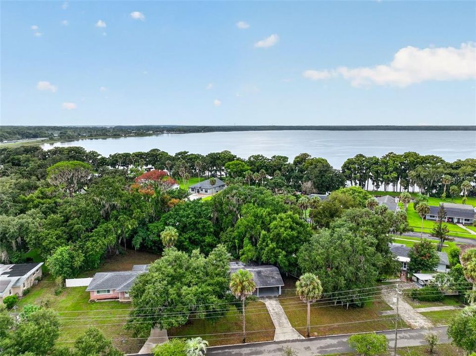 For Sale: $259,900 (2 beds, 2 baths, 1336 Square Feet)
