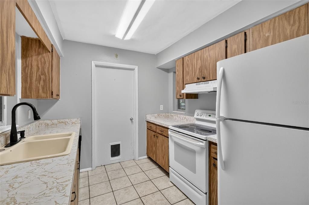 For Sale: $259,900 (2 beds, 2 baths, 1336 Square Feet)