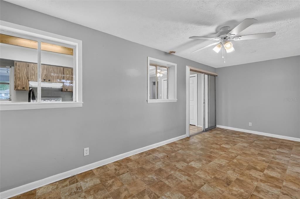 For Sale: $259,900 (2 beds, 2 baths, 1336 Square Feet)