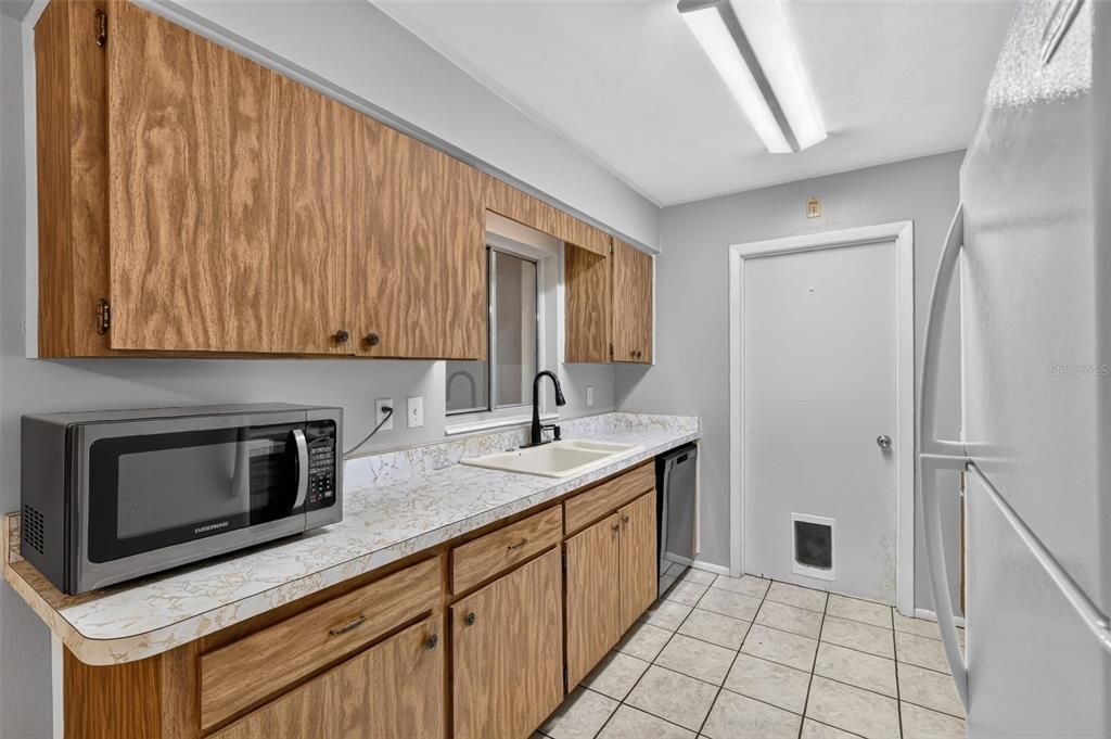 For Sale: $259,900 (2 beds, 2 baths, 1336 Square Feet)