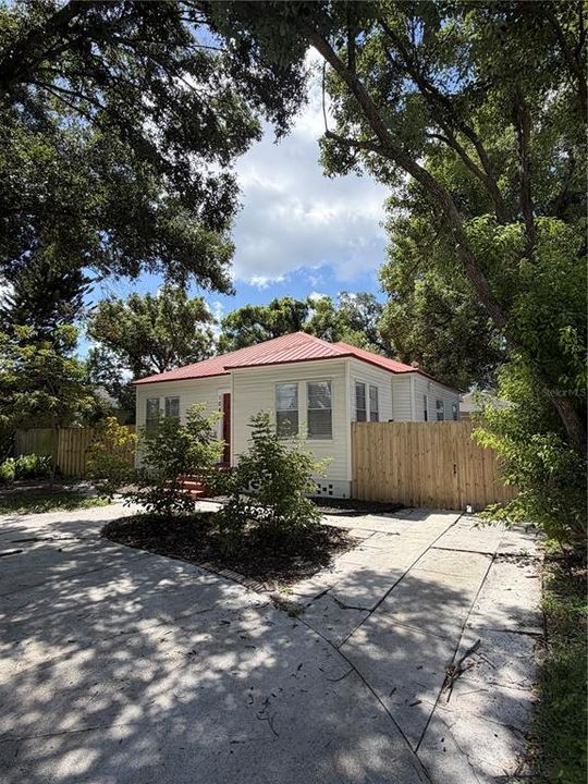 For Sale: $514,000 (3 beds, 2 baths, 1150 Square Feet)