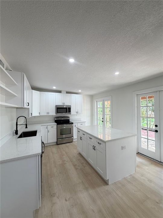 For Sale: $514,000 (3 beds, 2 baths, 1150 Square Feet)