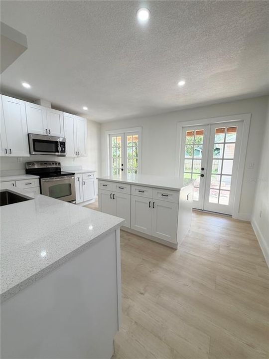 For Sale: $514,000 (3 beds, 2 baths, 1150 Square Feet)
