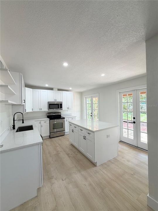For Sale: $514,000 (3 beds, 2 baths, 1150 Square Feet)