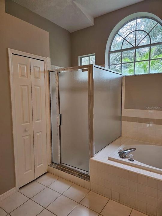 For Sale: $670,000 (4 beds, 2 baths, 2497 Square Feet)