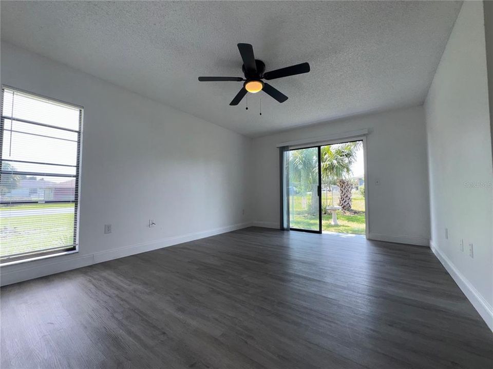 For Sale: $243,000 (2 beds, 2 baths, 1170 Square Feet)
