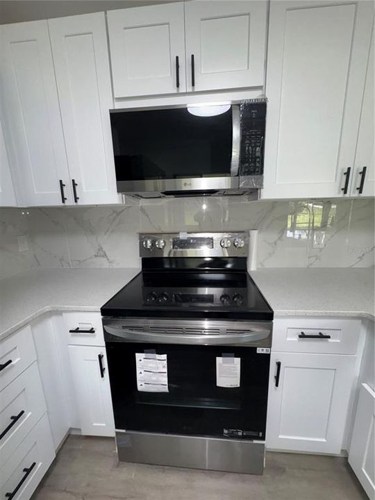 For Sale: $243,000 (2 beds, 2 baths, 1170 Square Feet)