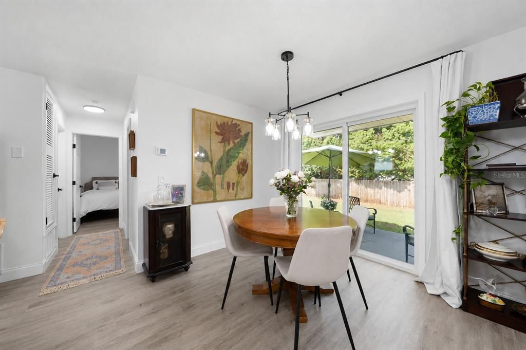 For Sale: $368,000 (3 beds, 2 baths, 1243 Square Feet)