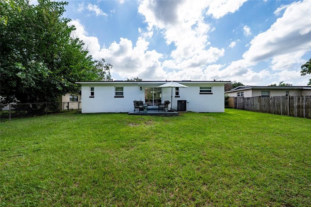 For Sale: $368,000 (3 beds, 2 baths, 1243 Square Feet)