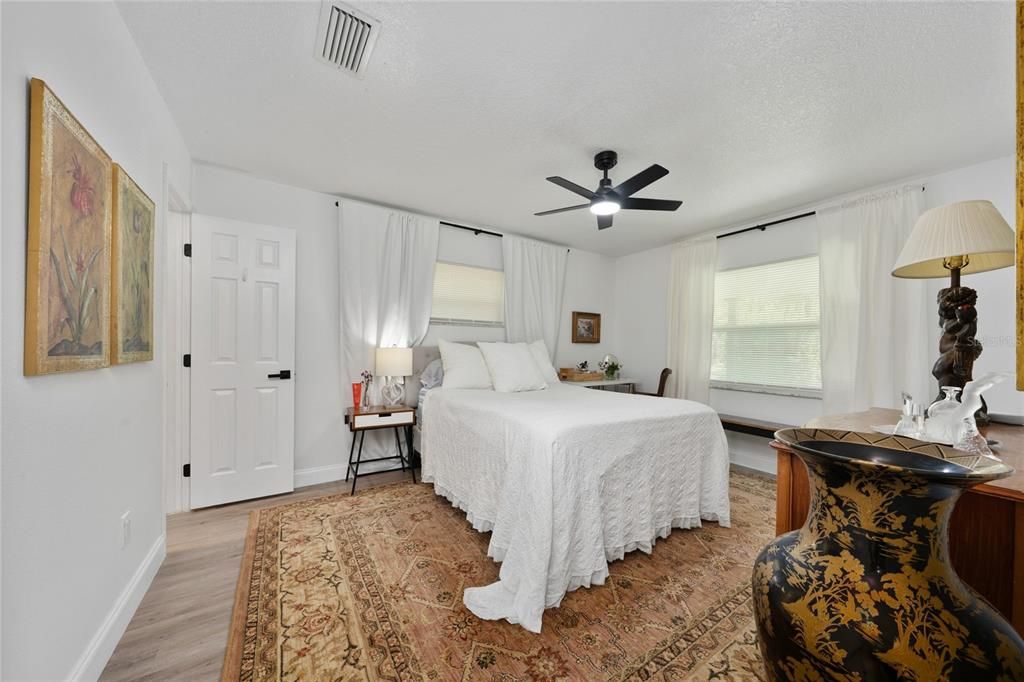 For Sale: $368,000 (3 beds, 2 baths, 1243 Square Feet)
