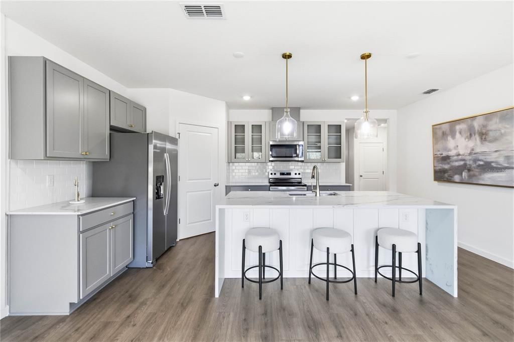 For Rent: $3,000 (4 beds, 2 baths, 1828 Square Feet)