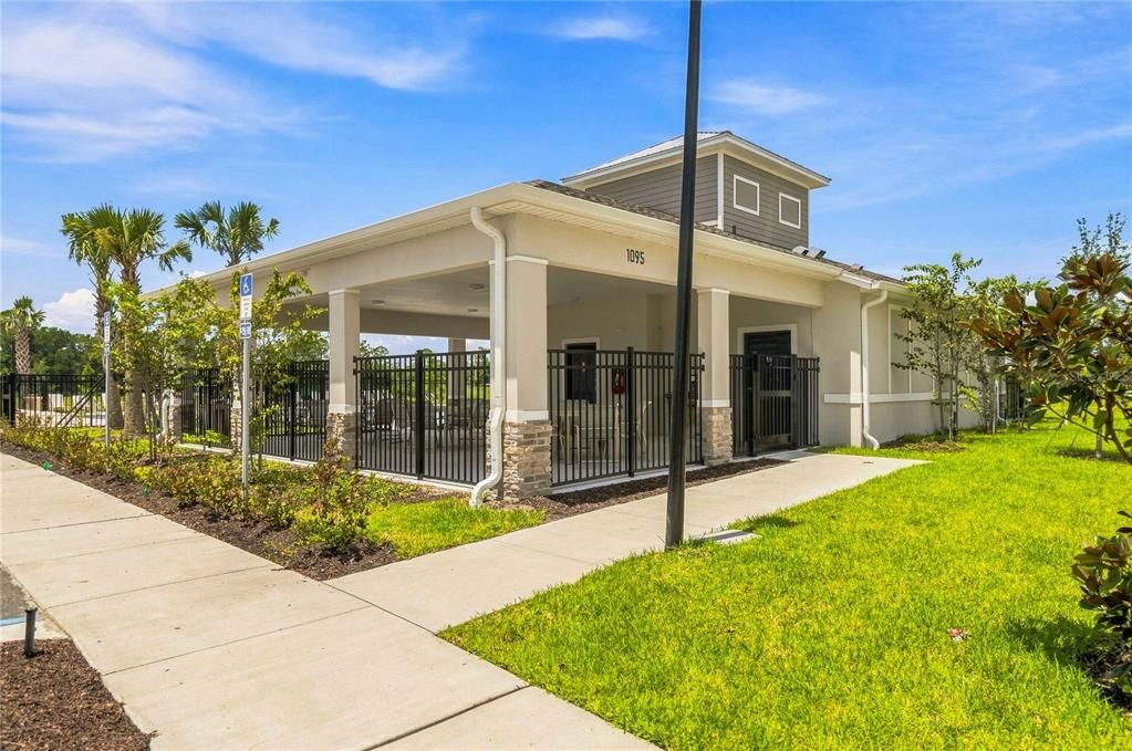 For Rent: $3,000 (4 beds, 2 baths, 1828 Square Feet)