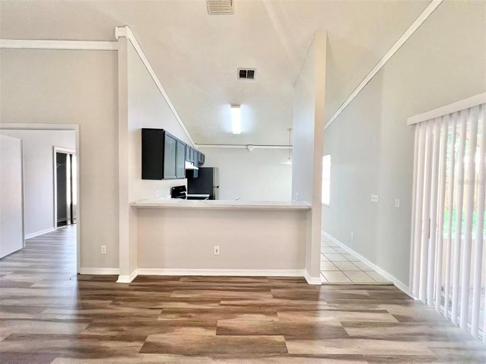 For Sale: $320,000 (3 beds, 2 baths, 1172 Square Feet)