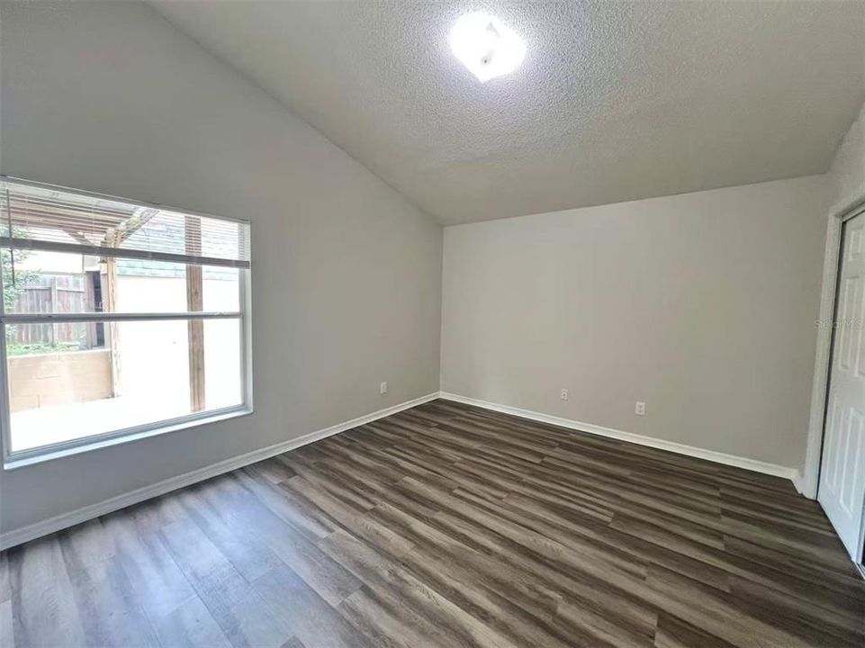 For Sale: $320,000 (3 beds, 2 baths, 1172 Square Feet)