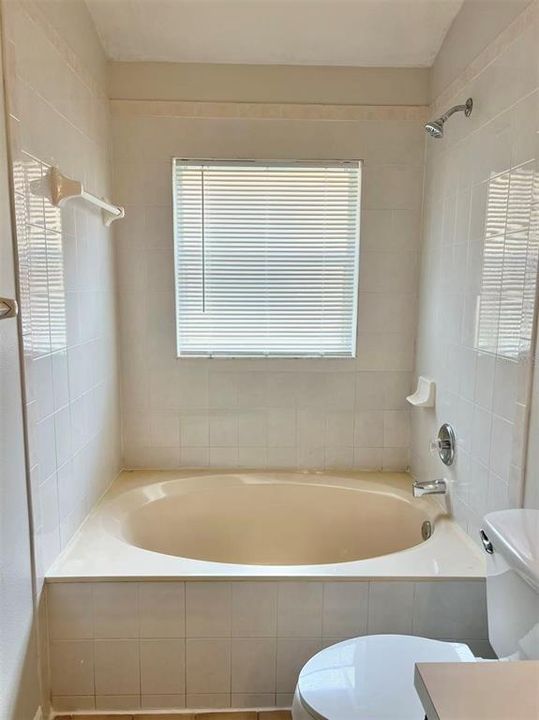 For Sale: $320,000 (3 beds, 2 baths, 1172 Square Feet)