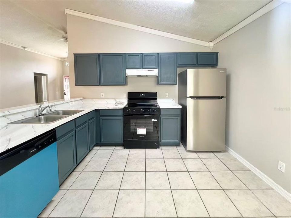 For Sale: $320,000 (3 beds, 2 baths, 1172 Square Feet)