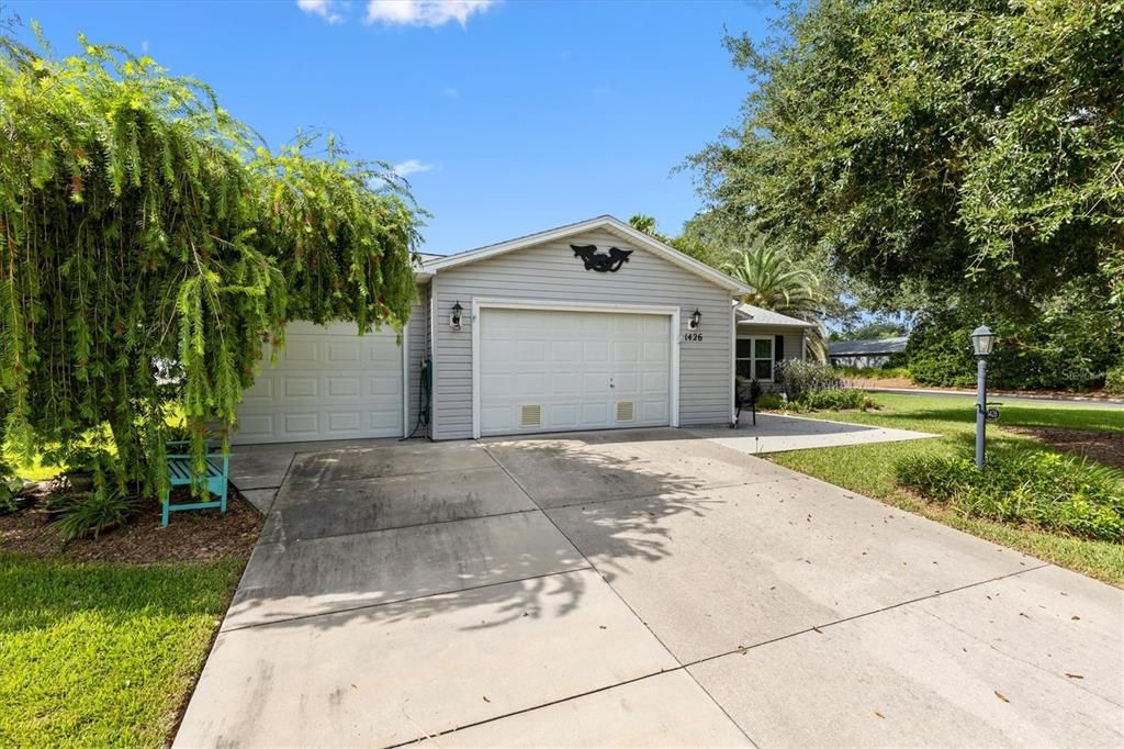 For Sale: $315,000 (2 beds, 2 baths, 1066 Square Feet)