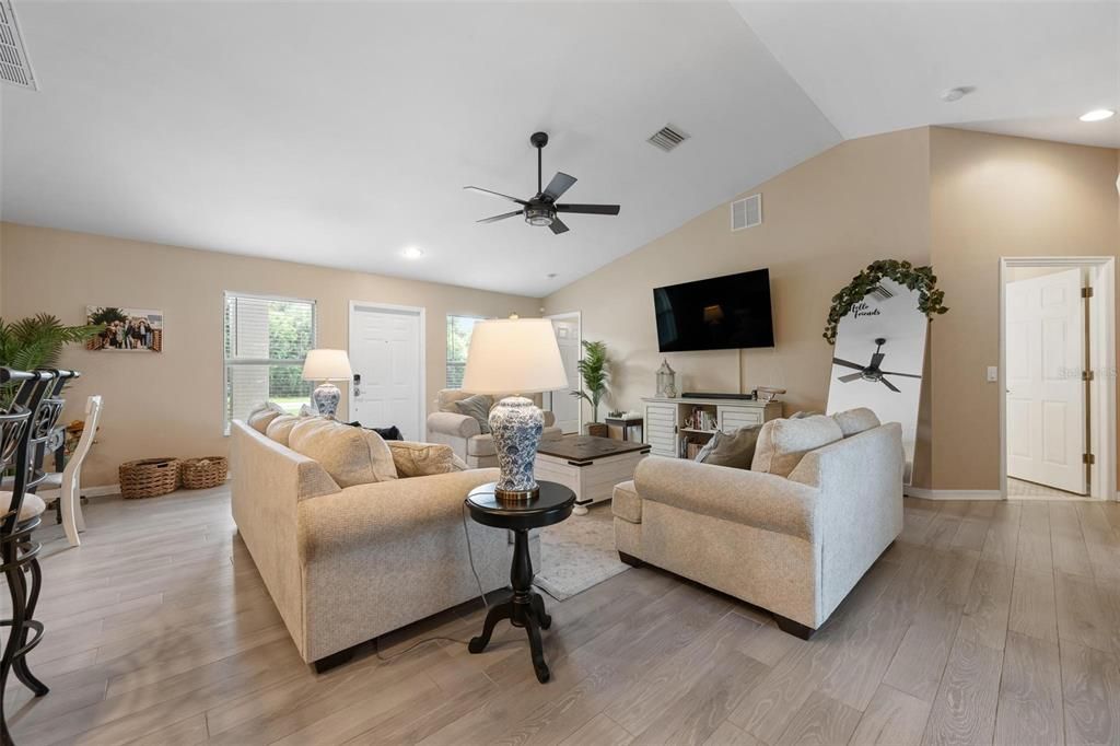 For Sale: $409,990 (3 beds, 2 baths, 1526 Square Feet)