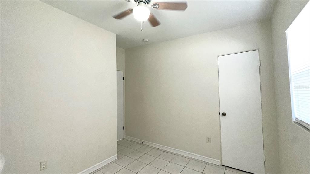 For Rent: $2,150 (2 beds, 1 baths, 888 Square Feet)