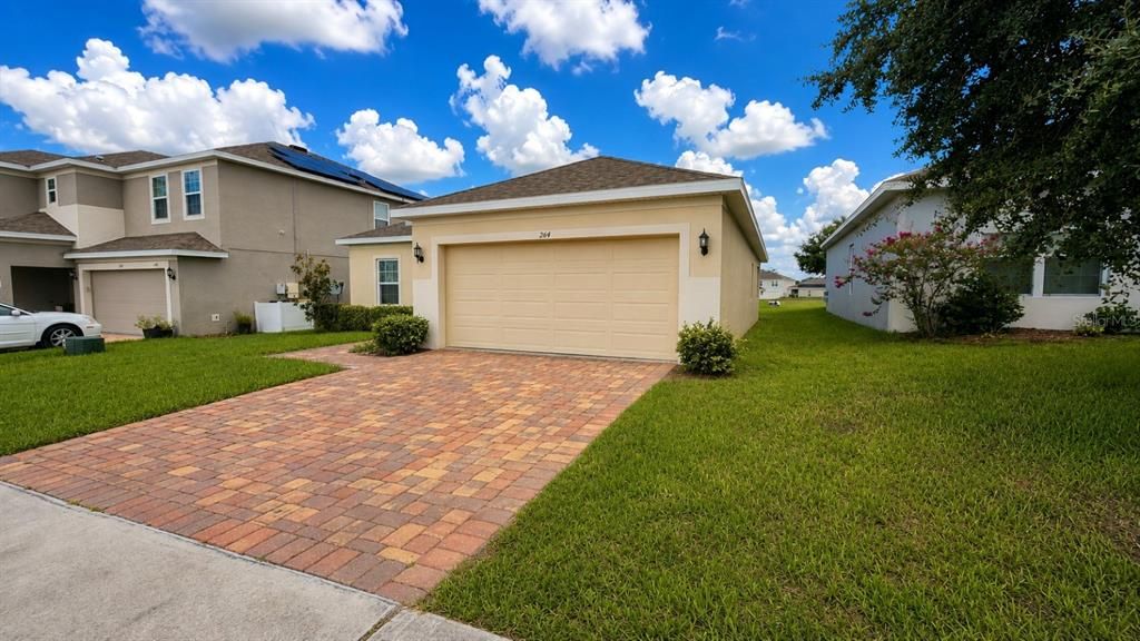 For Sale: $339,990 (3 beds, 2 baths, 1767 Square Feet)