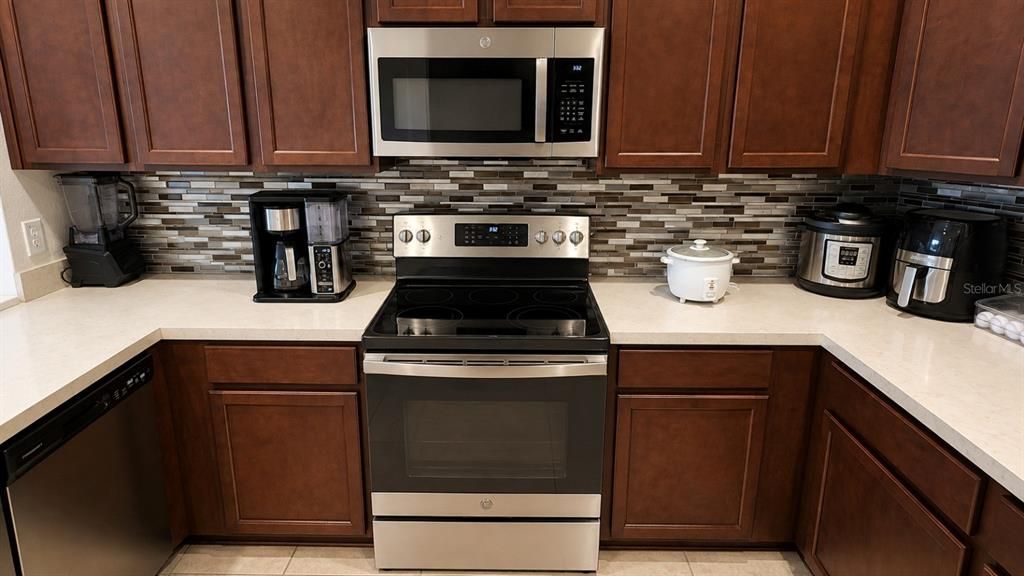 For Sale: $339,990 (3 beds, 2 baths, 1767 Square Feet)