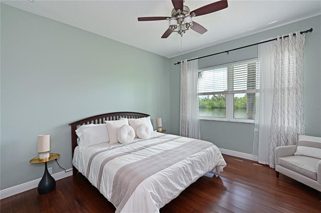 For Sale: $1,625,000 (5 beds, 5 baths, 5170 Square Feet)