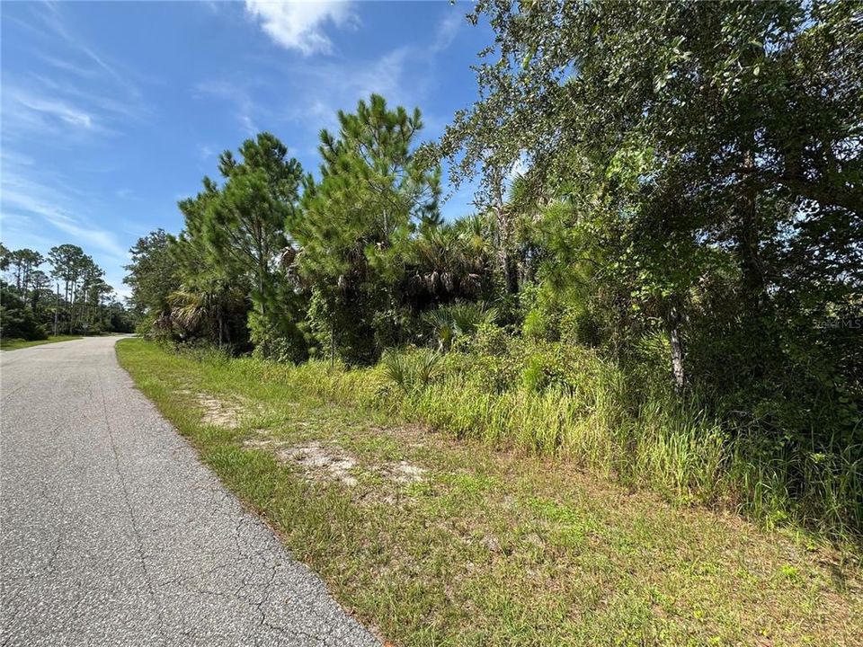 На продажу: $18,000 (0.23 acres)