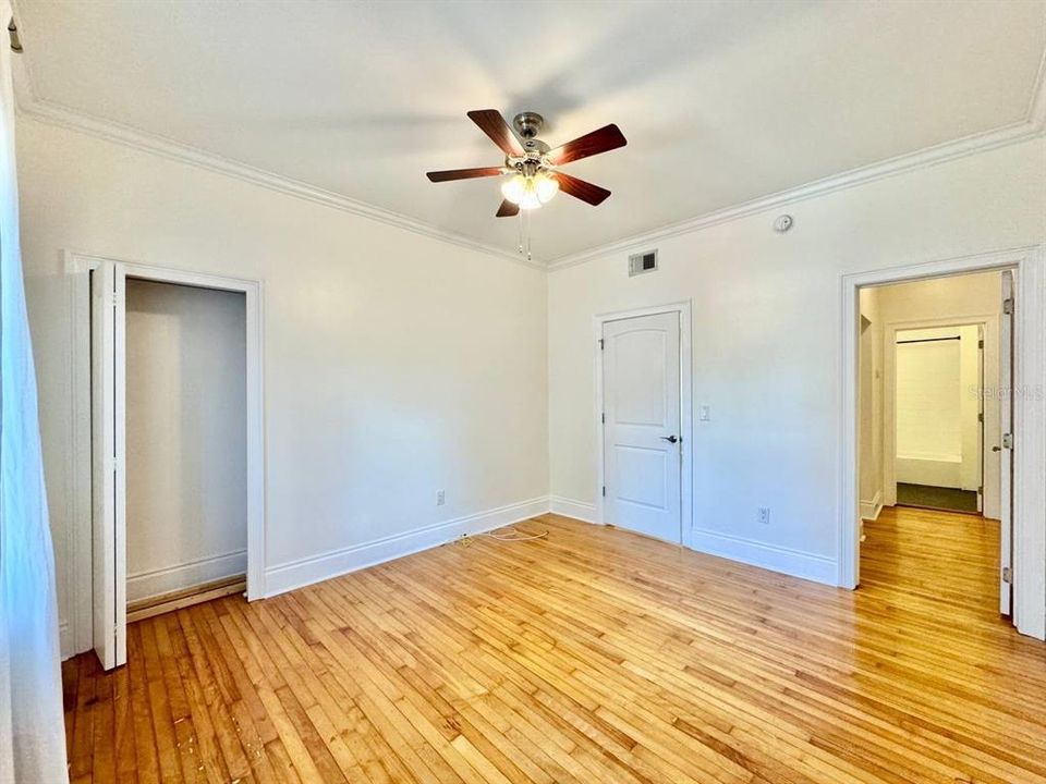 For Rent: $1,979 (1 beds, 1 baths, 641 Square Feet)