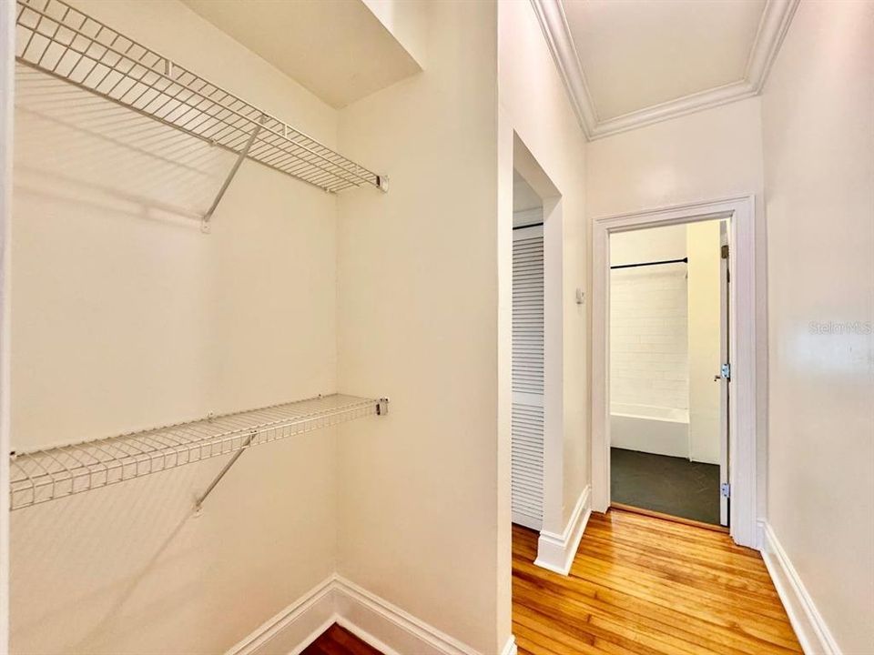 For Rent: $1,979 (1 beds, 1 baths, 641 Square Feet)