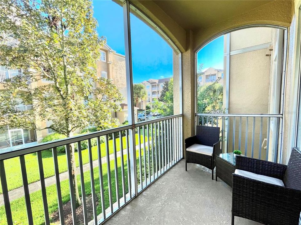 For Sale: $259,999 (2 beds, 2 baths, 1081 Square Feet)