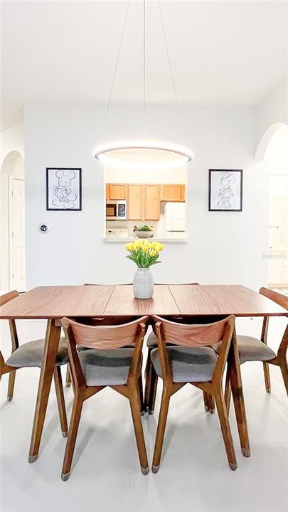 For Sale: $259,999 (2 beds, 2 baths, 1081 Square Feet)