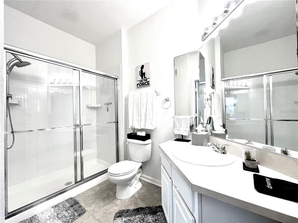 For Sale: $259,999 (2 beds, 2 baths, 1081 Square Feet)