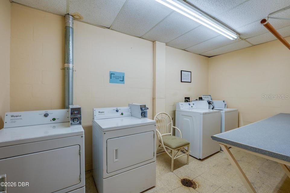For Sale: $295,000 (2 beds, 2 baths, 1225 Square Feet)