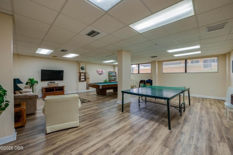 For Sale: $295,000 (2 beds, 2 baths, 1225 Square Feet)